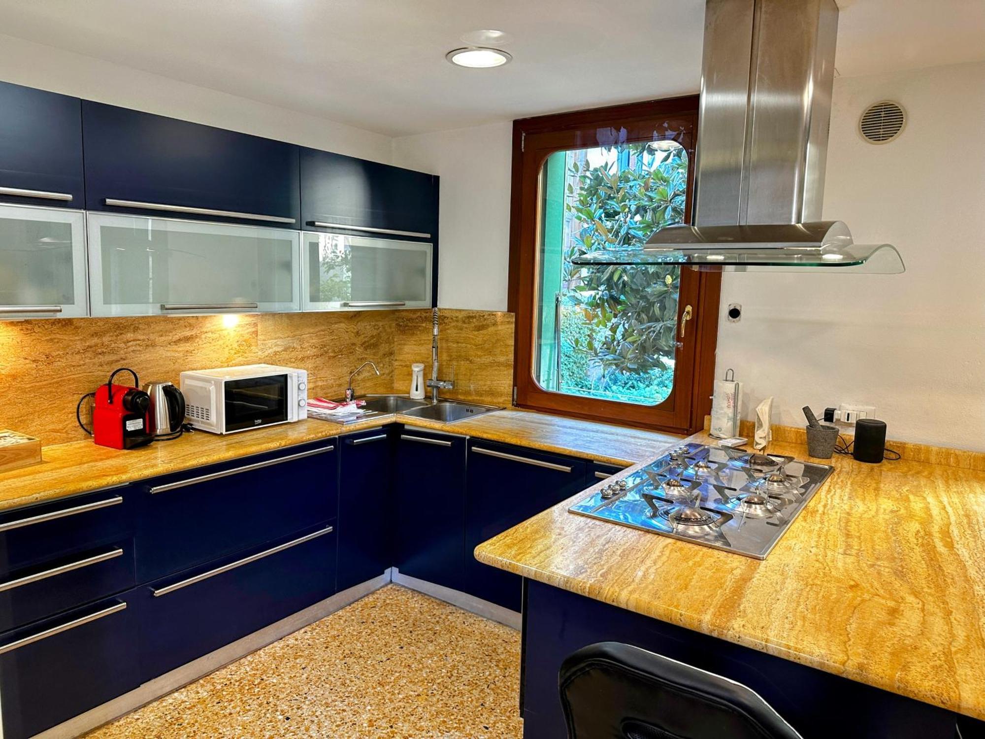 Apartment Ca' Mandorla 027042loc09523 Venice
